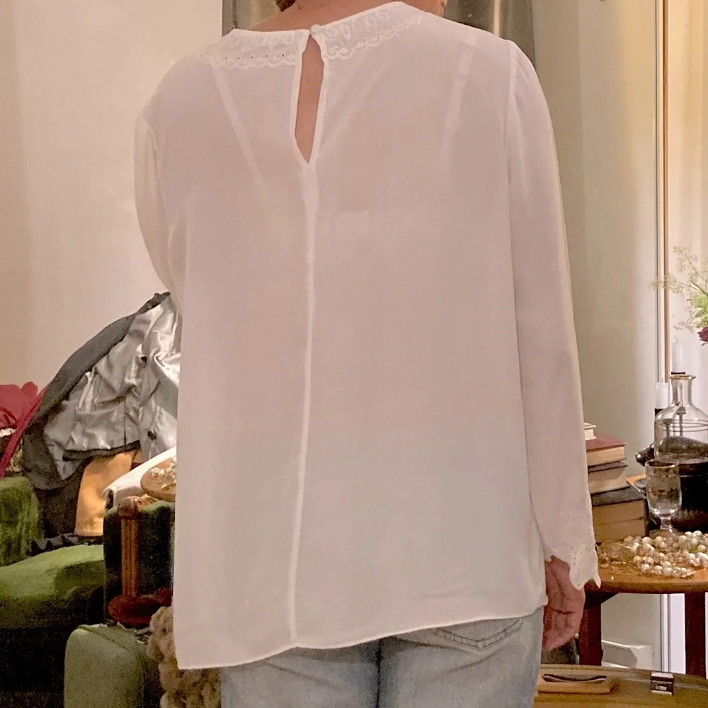 White tunic - Picture 2 of 7